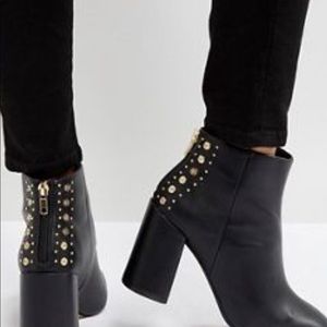 NEVER WORN square toe studded heeled ankle boot